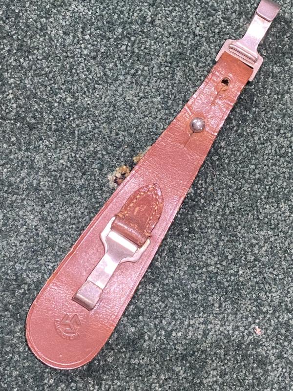 SUPER BROWN LEATHER THIRD REICH SWORD HANGER.