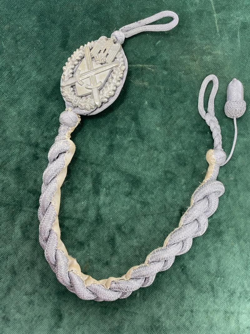 WEHRMACHT SHOOTING LANYARD WITH ACORN.
