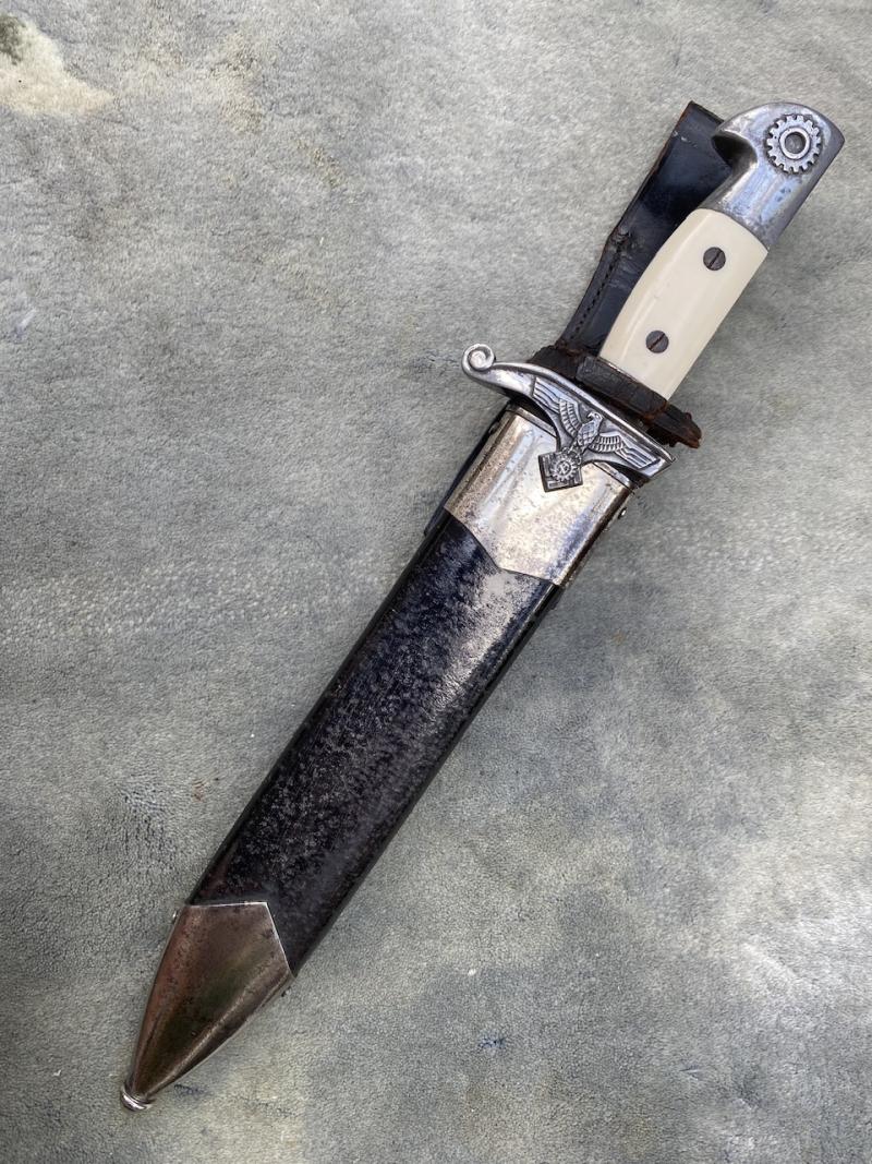 ORIGINAL TENO MANS DAGGER WITH FROG ‘BARGAIN PRICED’.