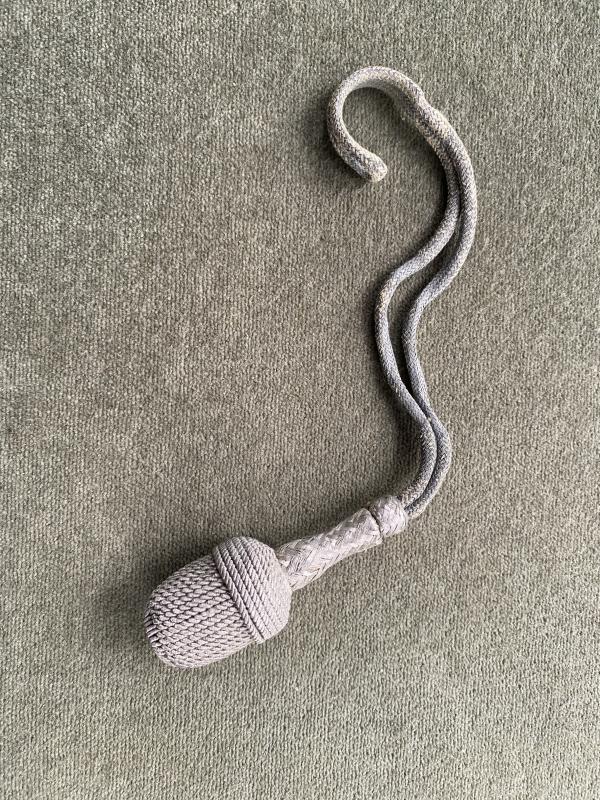AN ORIGINAL SHORT 23cm BULLION DAGGER KNOT.