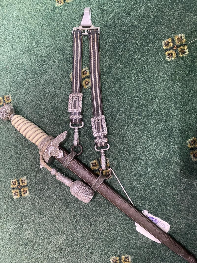 A VERY GOOD ‘STANDARD’ LUFTWAFFE 2nd Pattn DAGGER WITH WHITE GRIP, HANGERS & KNOT.