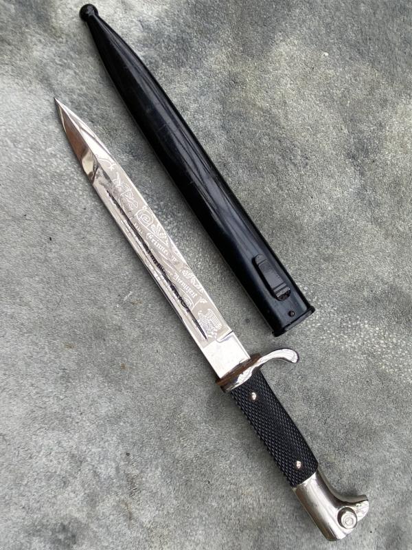 A CLASSIC AND TEXT-BOOK ‘MEMORY OF MY SERVICE TIME’ ETCHED BAYONET BY EICKHORN.