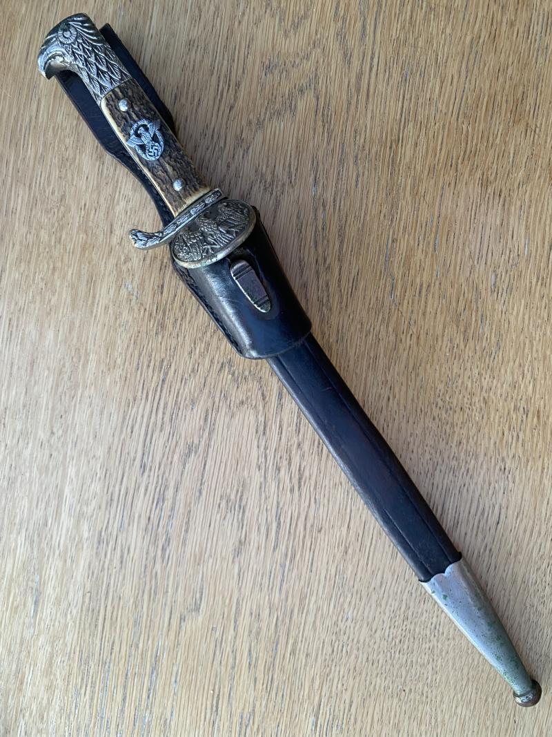 RARE SHORT THIRD REICH CLAMSHELL POLICE BAYONET WITH FROG.