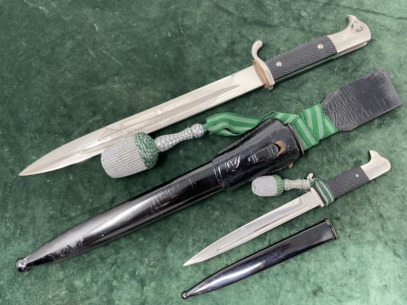 A MINT, LONG SINGLE ETCHED DRESS BAYONET WITH MATCHING MINIATURE!!