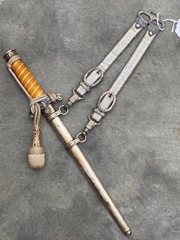 EXCELLENT EXAMPLE OF AN EICKHORN ARMY DAGGER WITH KNOT AND HANGERS.