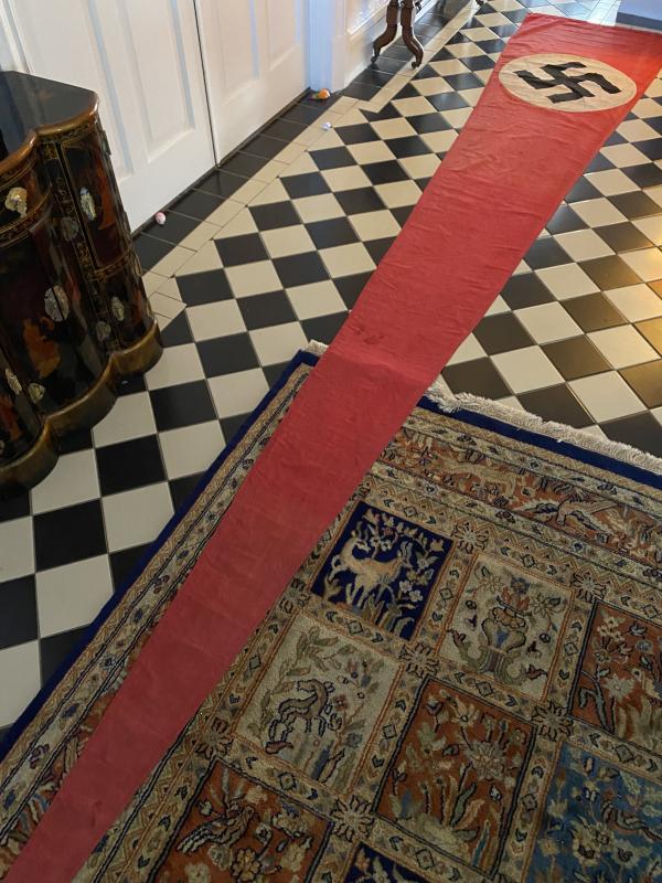 EXTREMELY LONG NSDAP/PARTY BUILDING 'STREAMER' FLAG DRAPE!