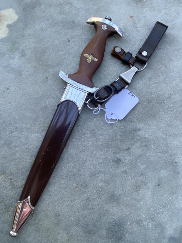 A VIRTUALLY MINT EXAMPLE OF A RZM PERIOD SA DAGGER BY Weyersberg Max Waffenfabrik. WITH FULL TRIPLE HANGER!