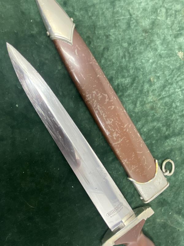 A Nr. MINT CONDITIONED EARLY SA DAGGER BY MOST DESIRABLE MAKER ‘BISMARK’.