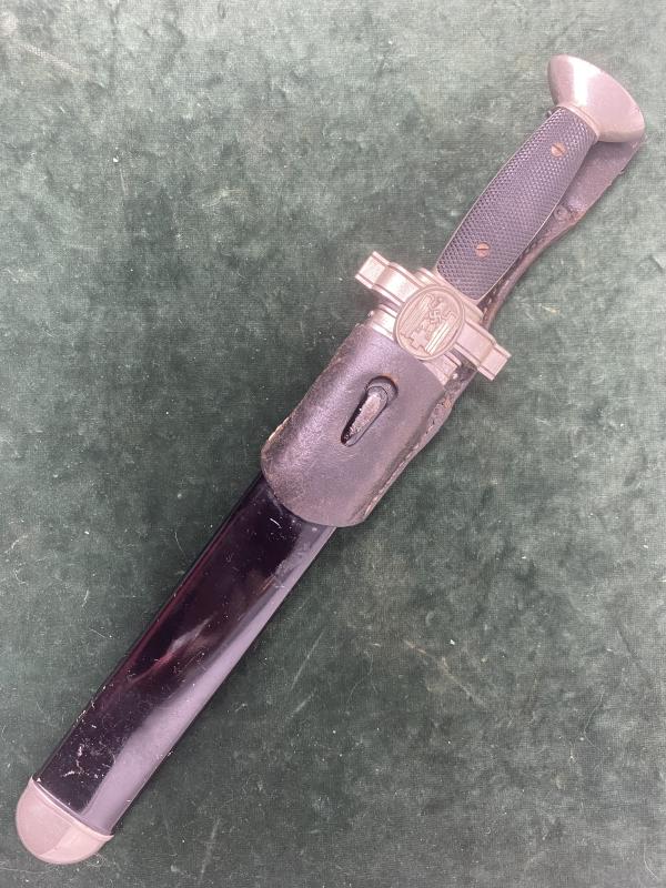 RED CROSS MANS SAW-BACK HEWER WITH FROG.