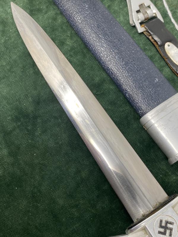 A ‘CRACKLE FINISH’. NSFK FLYERS DAGGER BY HELBIG.