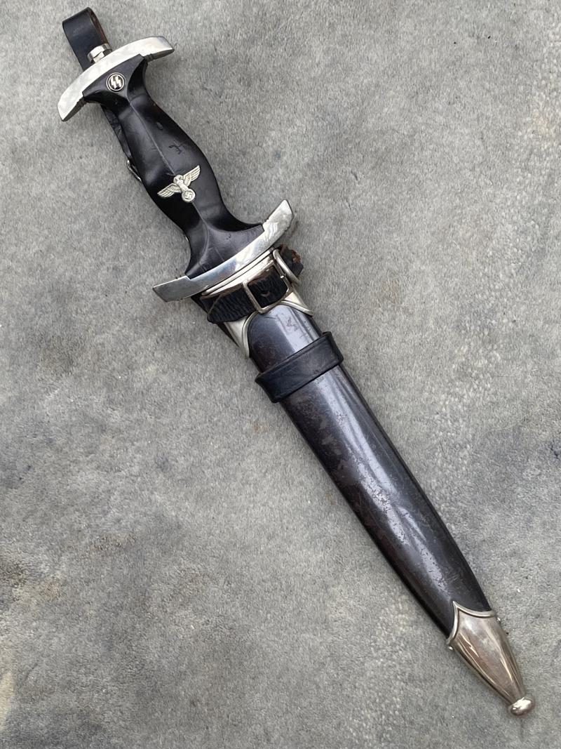 ******A SUPERB EARLY SS 33 DAGGER**** WITH VERTICAL HANGER BY HERDER.