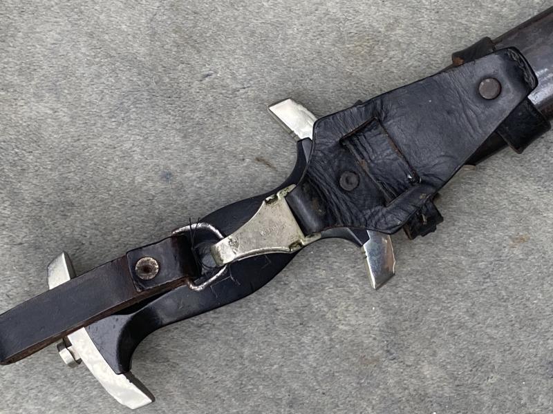 ******A SUPERB EARLY SS 33 DAGGER**** WITH VERTICAL HANGER BY HERDER.