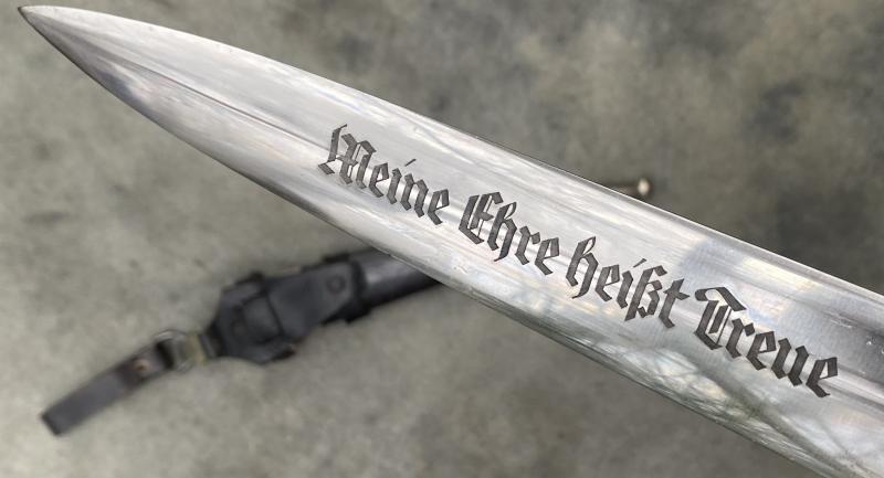 ******A SUPERB EARLY SS 33 DAGGER**** WITH VERTICAL HANGER BY HERDER.