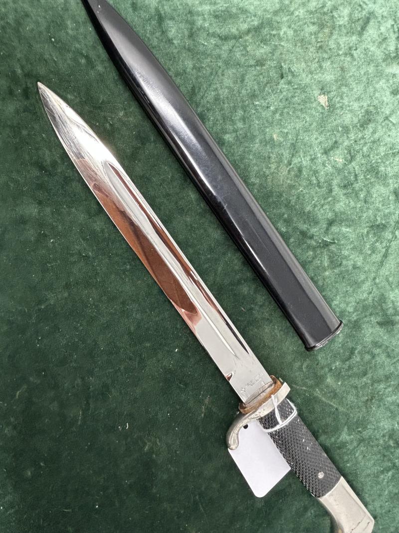 A SCARCE EXAMPLE OF A LONG SINGLE ETCHED BAYONET BY RICHARD HERDER.