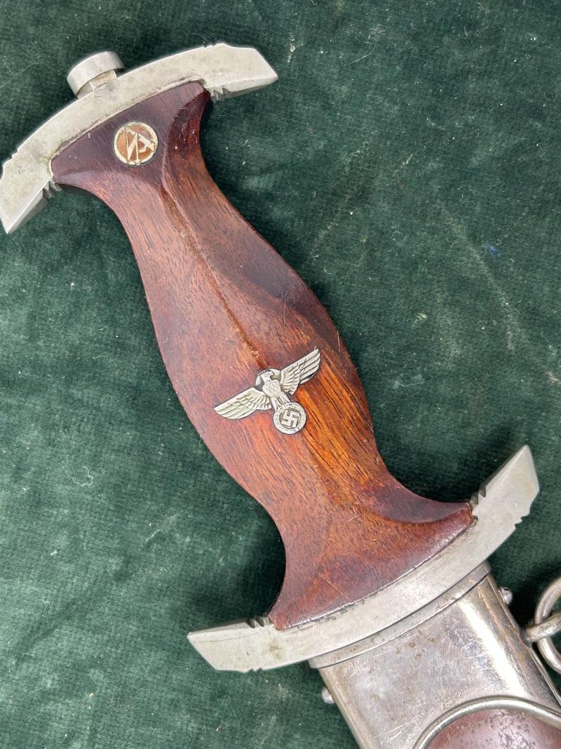 EARLY SA BY RARE MAKER HUGO LINDER.