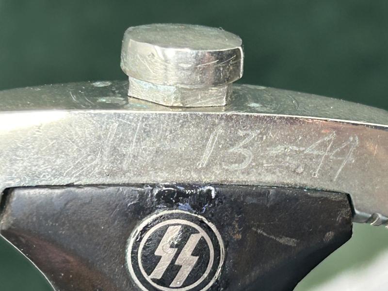 AN EARLY SS ‘33 DAGGER WITH ORIGINAL VERTICAL HANGER BY HERDER.