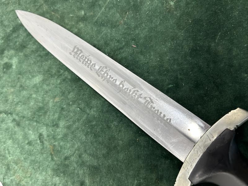 AN EARLY SS ‘33 DAGGER WITH ORIGINAL VERTICAL HANGER BY HERDER.