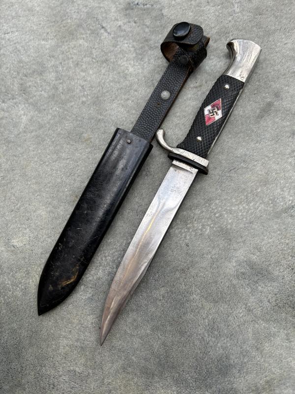 MOST UNUSUAL AND RARE LATER VARIATION TYPE HJ DAGGER BY WKC.