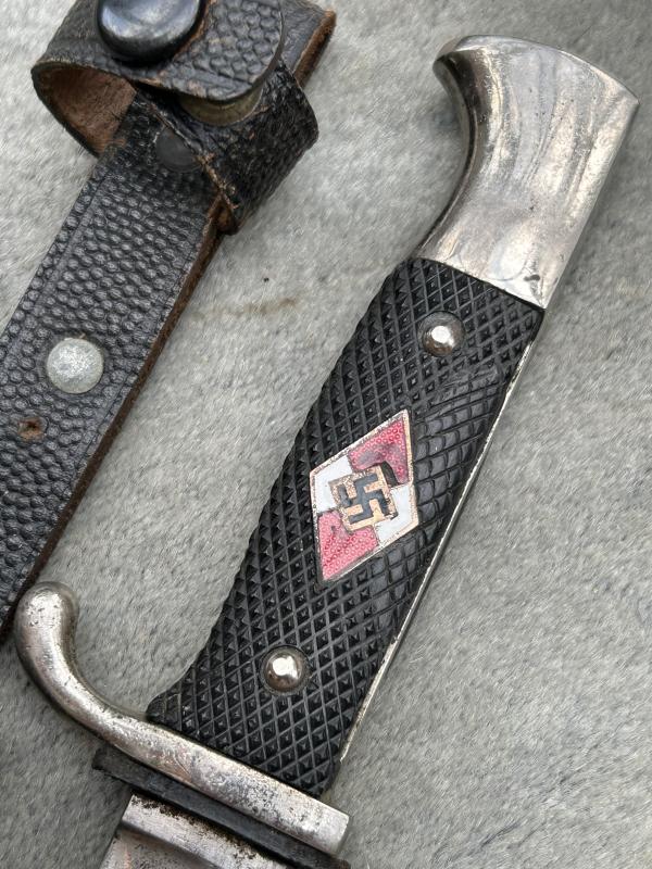MOST UNUSUAL AND RARE LATER VARIATION TYPE HJ DAGGER BY WKC.
