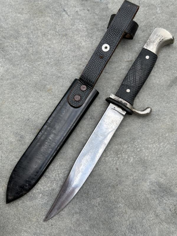 MOST UNUSUAL AND RARE LATER VARIATION TYPE HJ DAGGER BY WKC.