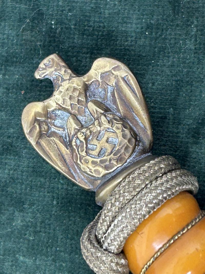 THIS IS THE NAVY DAGGER ALL COLLECTORS WANT. ORANGE GRIP, GOLD PORTAPEE, HAMMERED SCABBARD AND SAILING SHIP ETCHED BLADE!!!