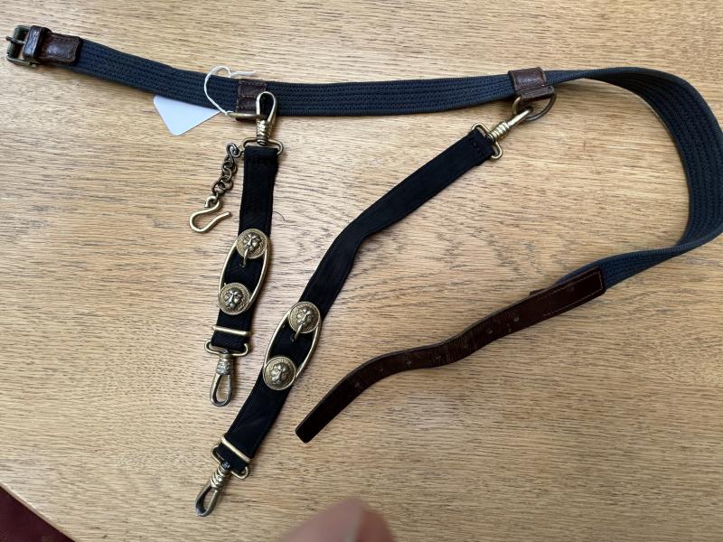 A VERY NICE SET OF KRIEGSMARINE DAGGER HANGERS/STRAPS COMPLETE WITH THE ORIGINAL UNDER-TUNIC BELT